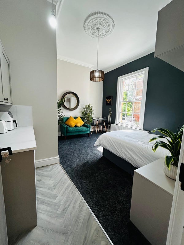 Room Bank Parade in Preston