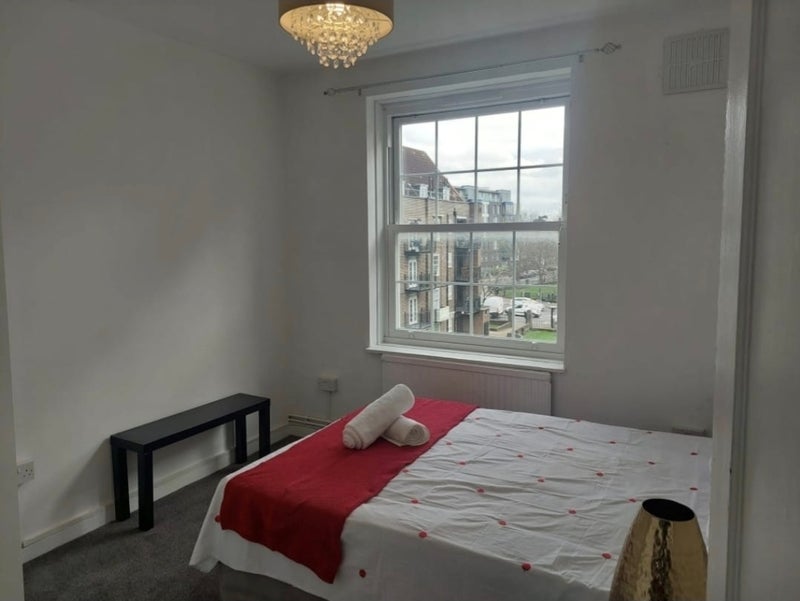 Room New Park Road in Greater London
