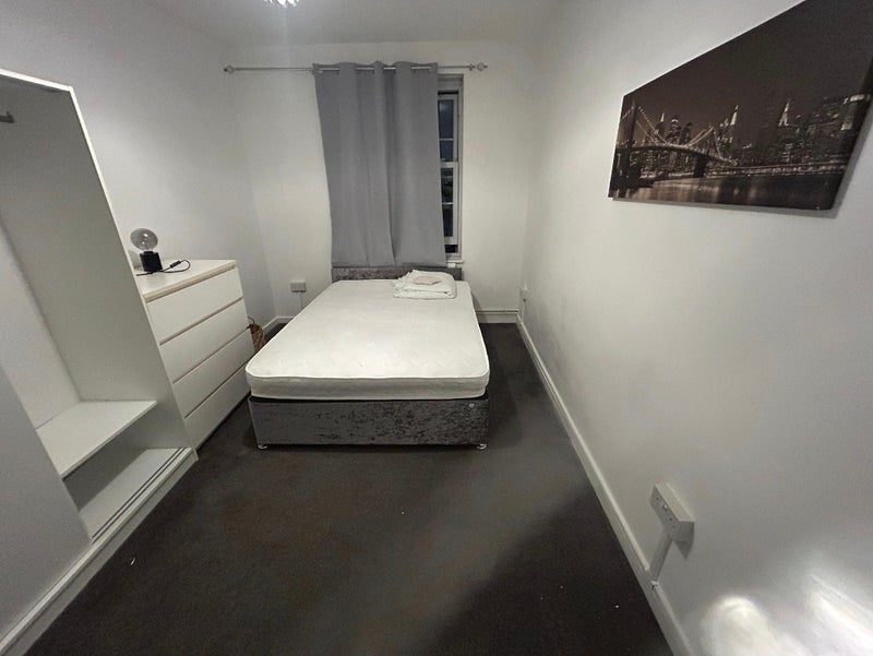 Room New Park Road in Greater London