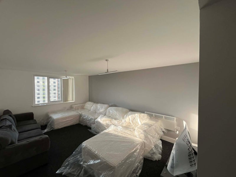 Flat Rosehill Close in Salford