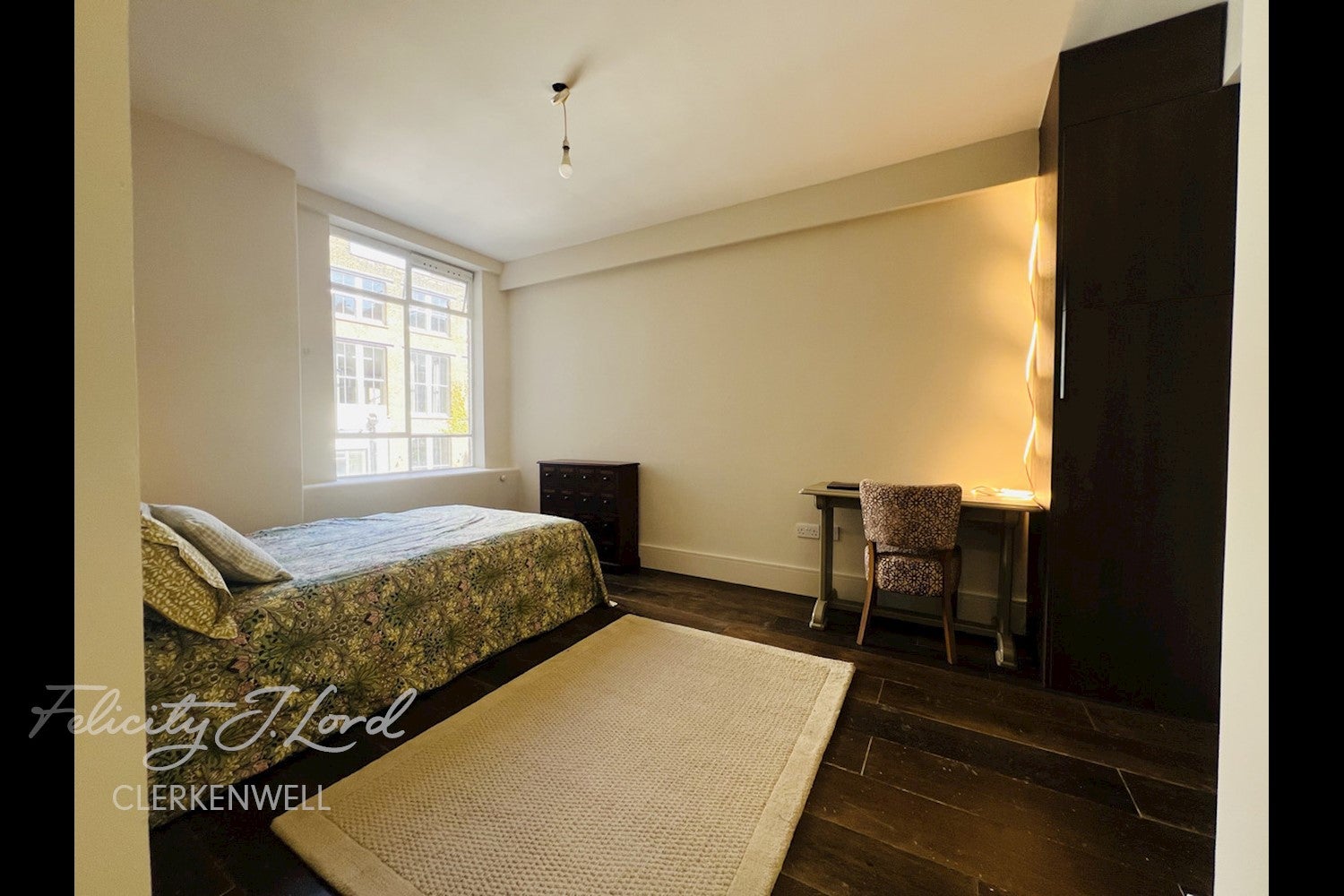 Flat Charterhouse Square in City of London