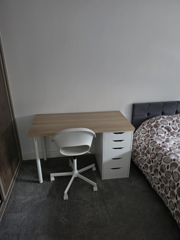 Room Lotus Walk in Leeds