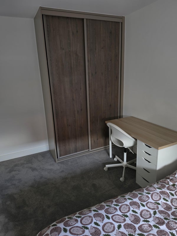 Room Lotus Walk in Leeds