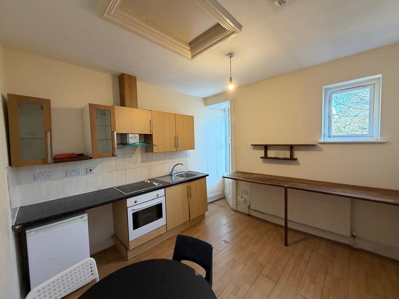 Flat Pownall Gardens in Greater London