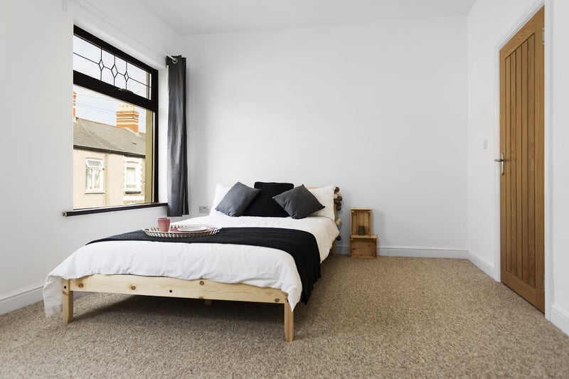 Room Bertram Street in Cardiff