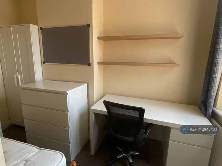 Room Loyd Road in Northampton