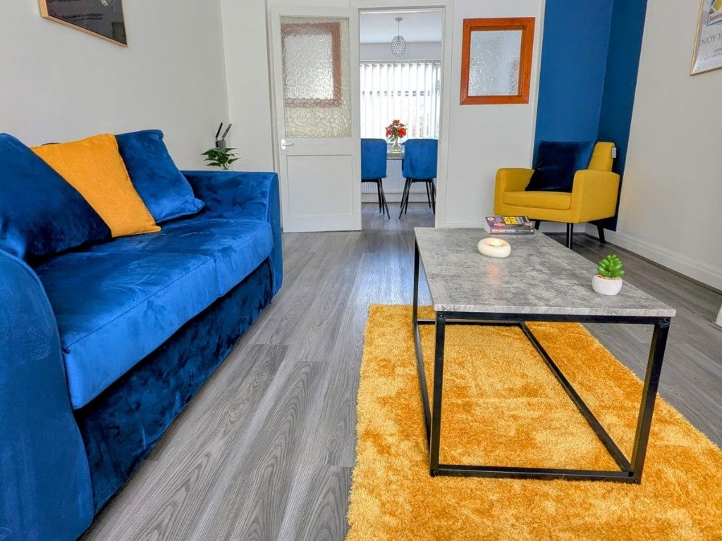 House Overlinks Drive in Salford