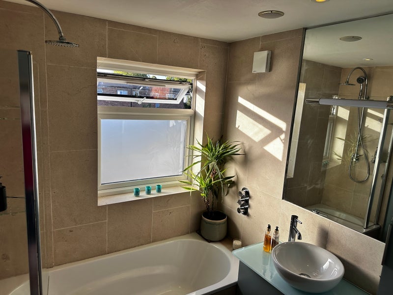 Room Lilian Road in Greater London