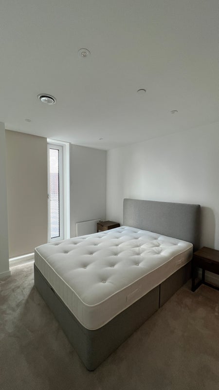 Room Hankinson Way in Salford