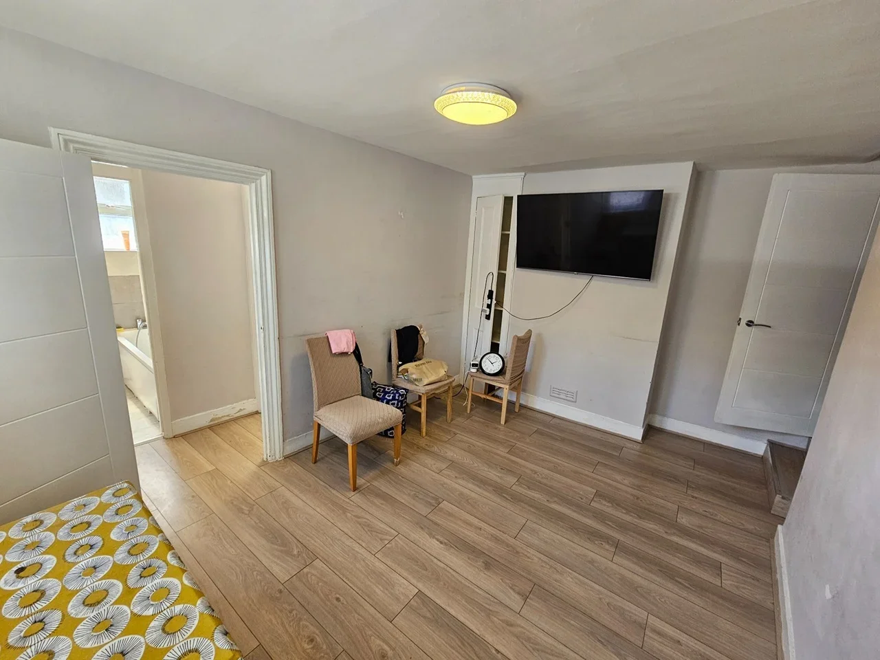Flat Silvermere Road in Greater London