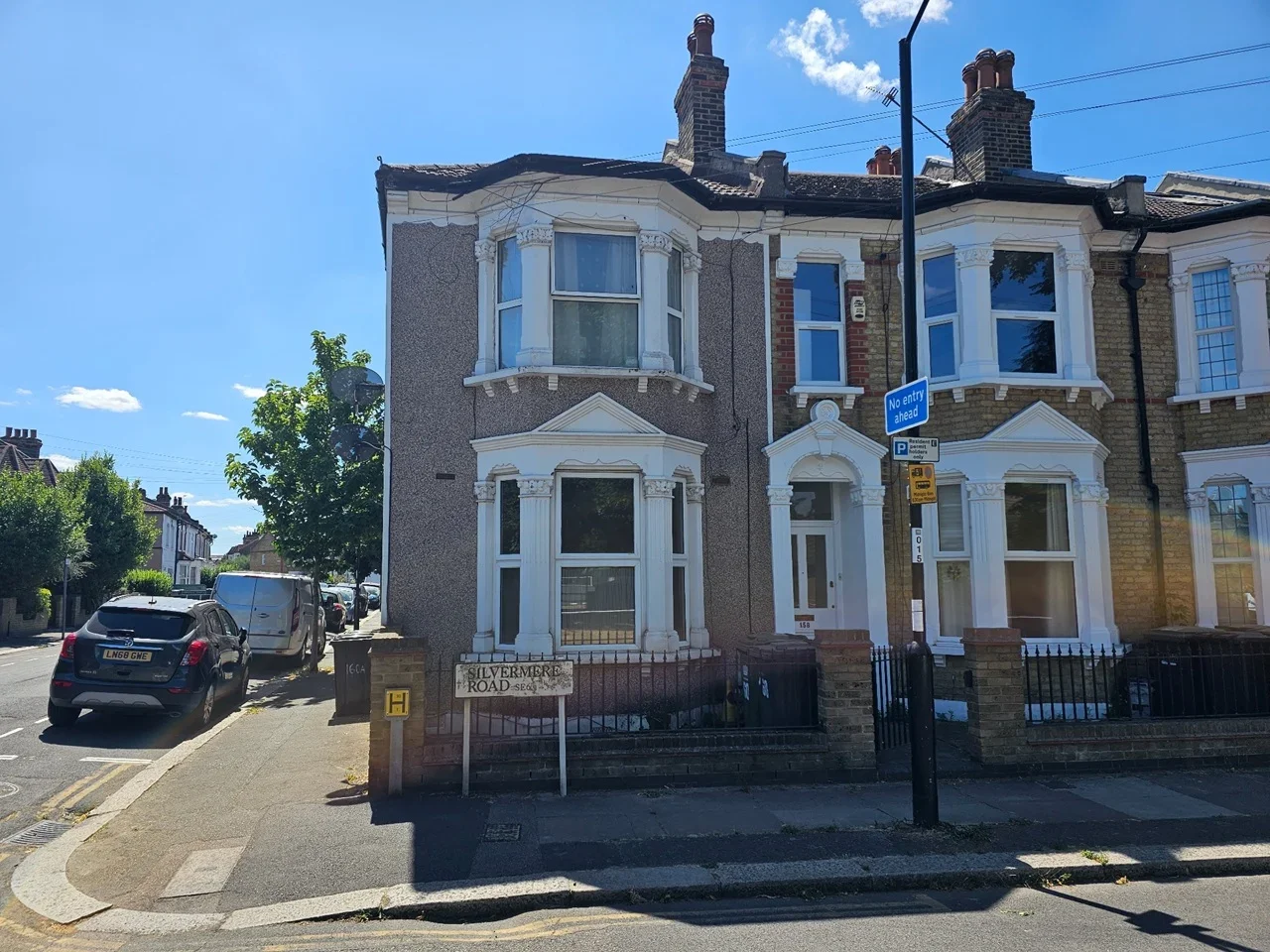 Flat Silvermere Road in Greater London