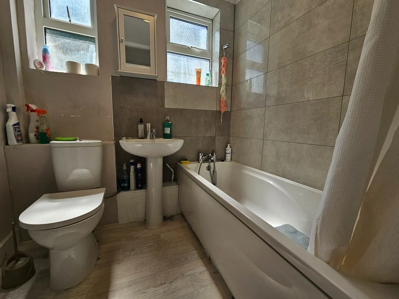 Flat Silvermere Road in Greater London