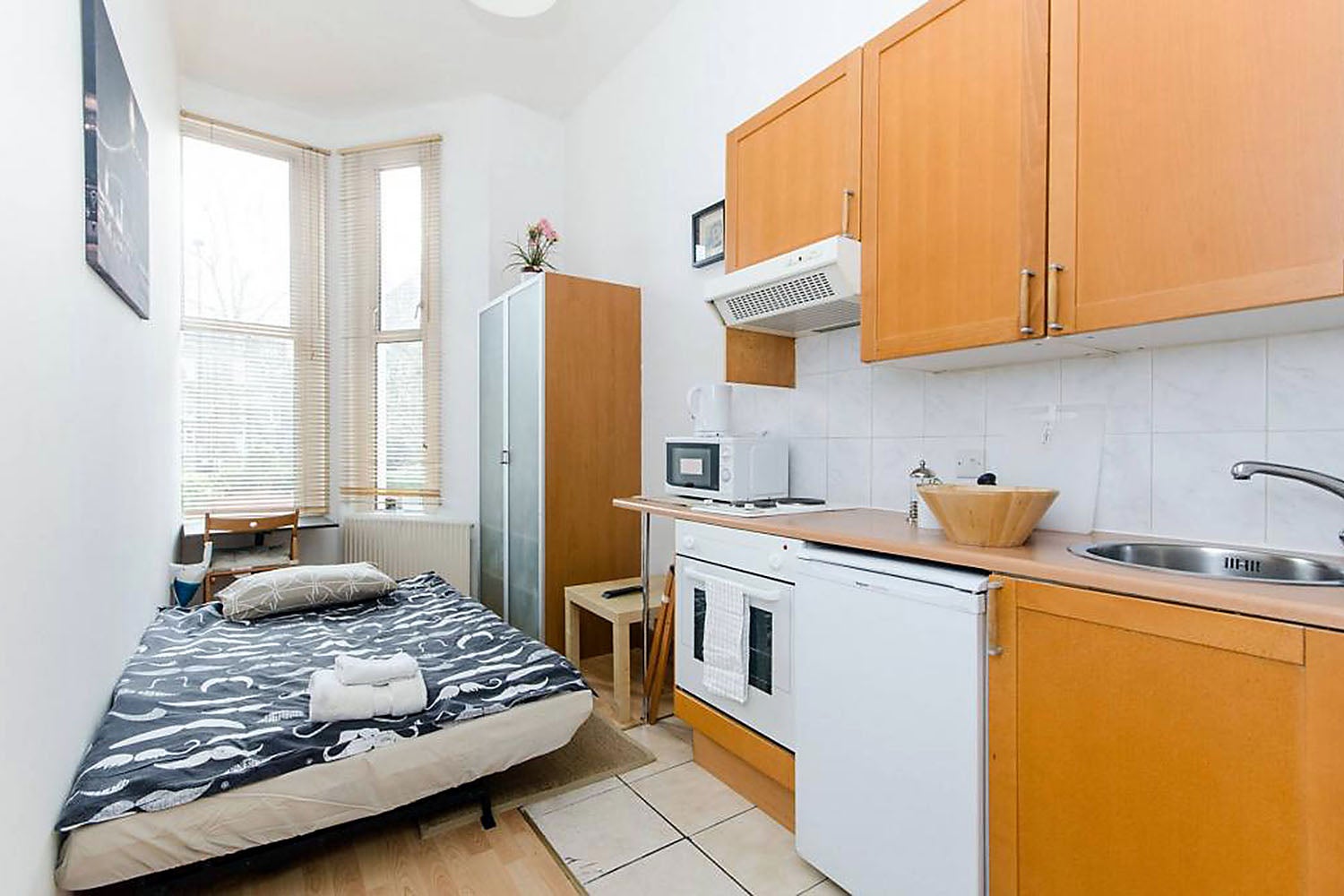 Room West Cromwell Road in Greater London