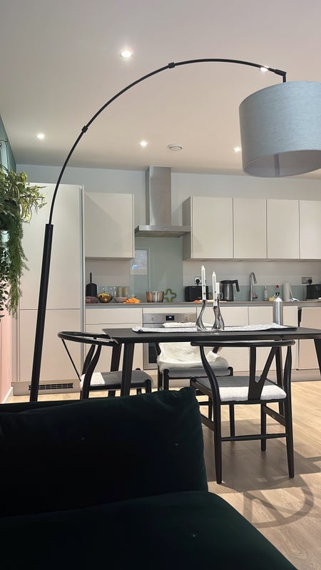 Room Vanguard Way in Greater London