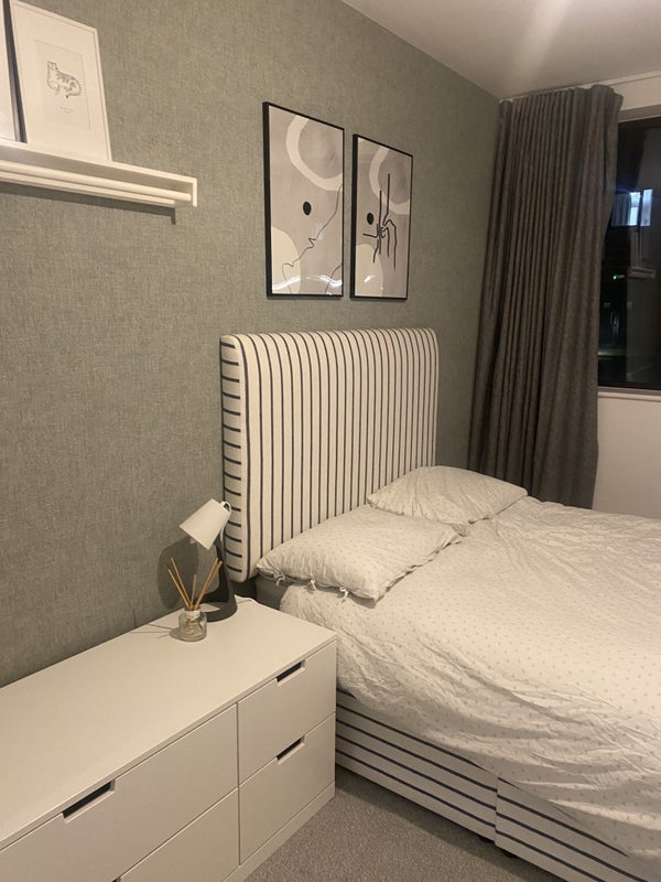 Room Vanguard Way in Greater London