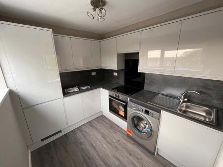 Flat Avalon Close in Greater London