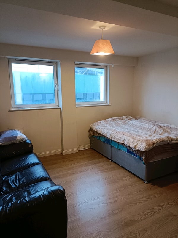 Room Wallace Street in Glasgow