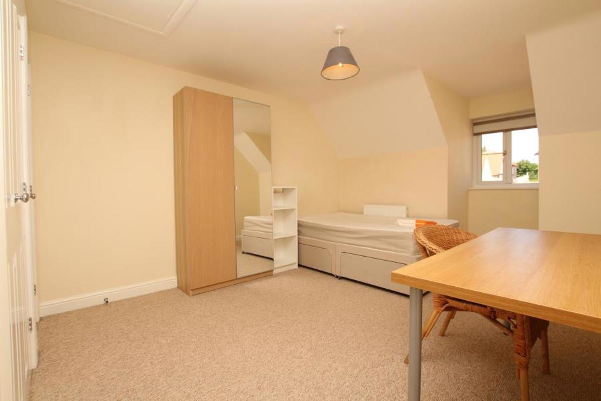 Flat Foxglove Close in Stoke Gifford
