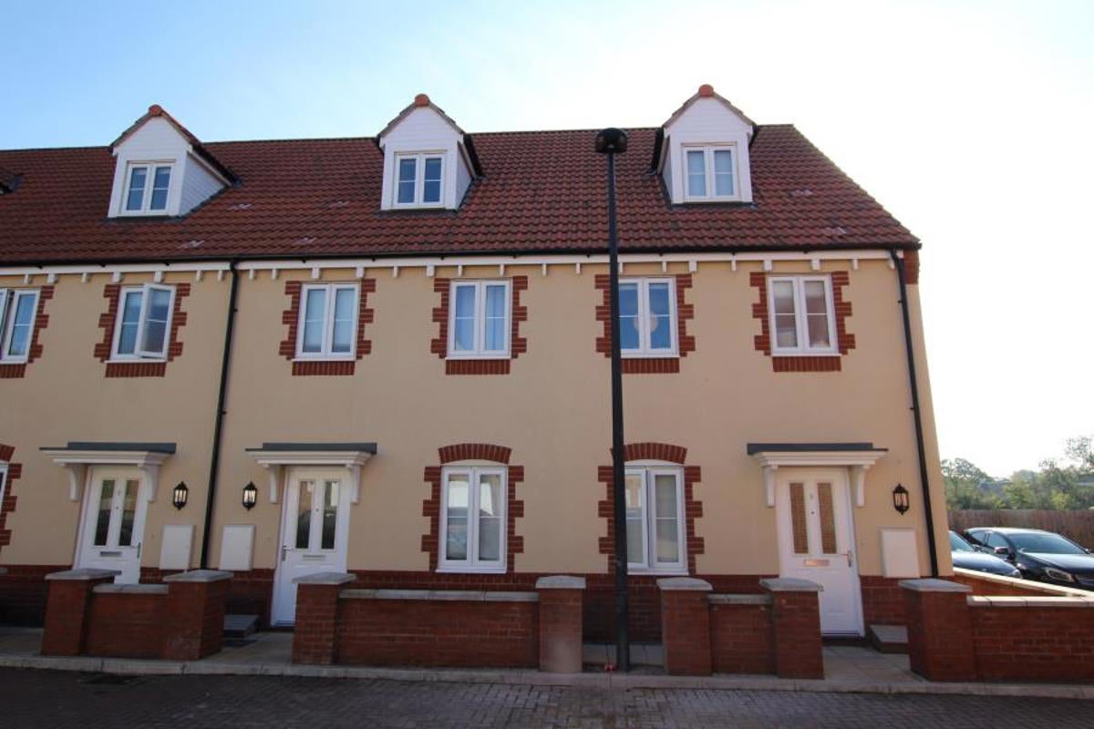 Flat Foxglove Close in Stoke Gifford
