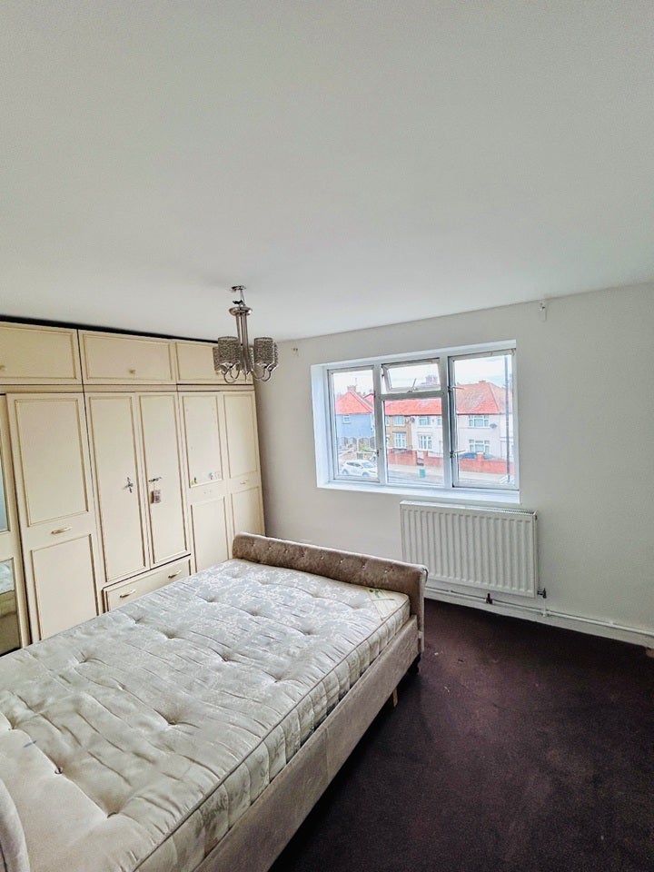 Flat Sherringham Avenue in Greater London