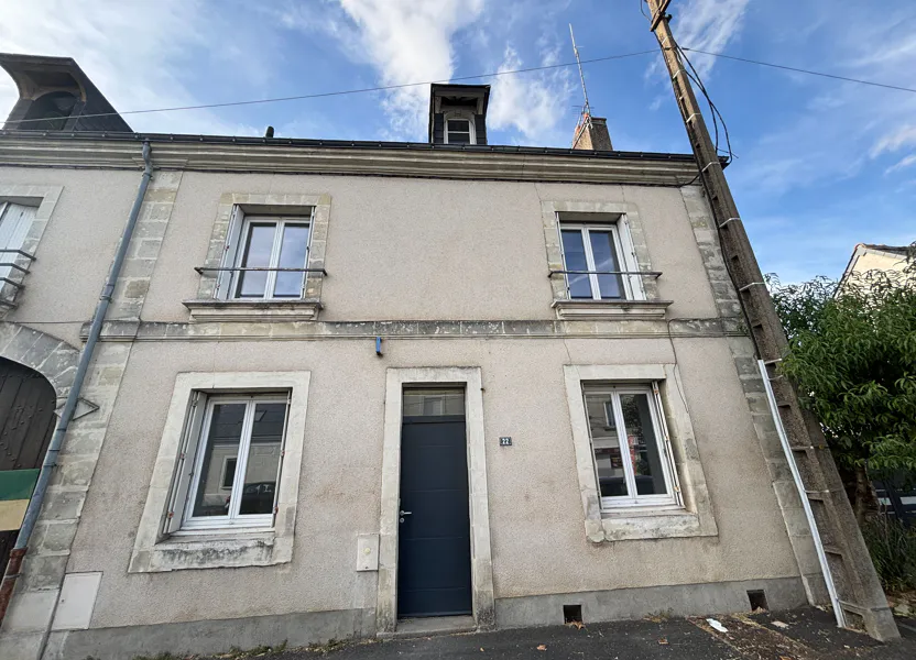 Flat Avenue Louis Proust in Neuillé-Pont-Pierre