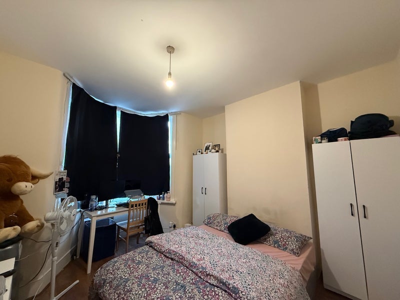 Room Studley Road in Greater London