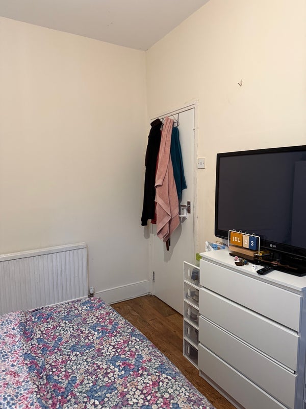 Room Studley Road in Greater London