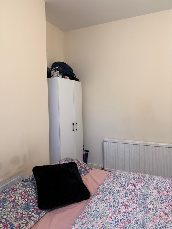 Room Studley Road in Greater London