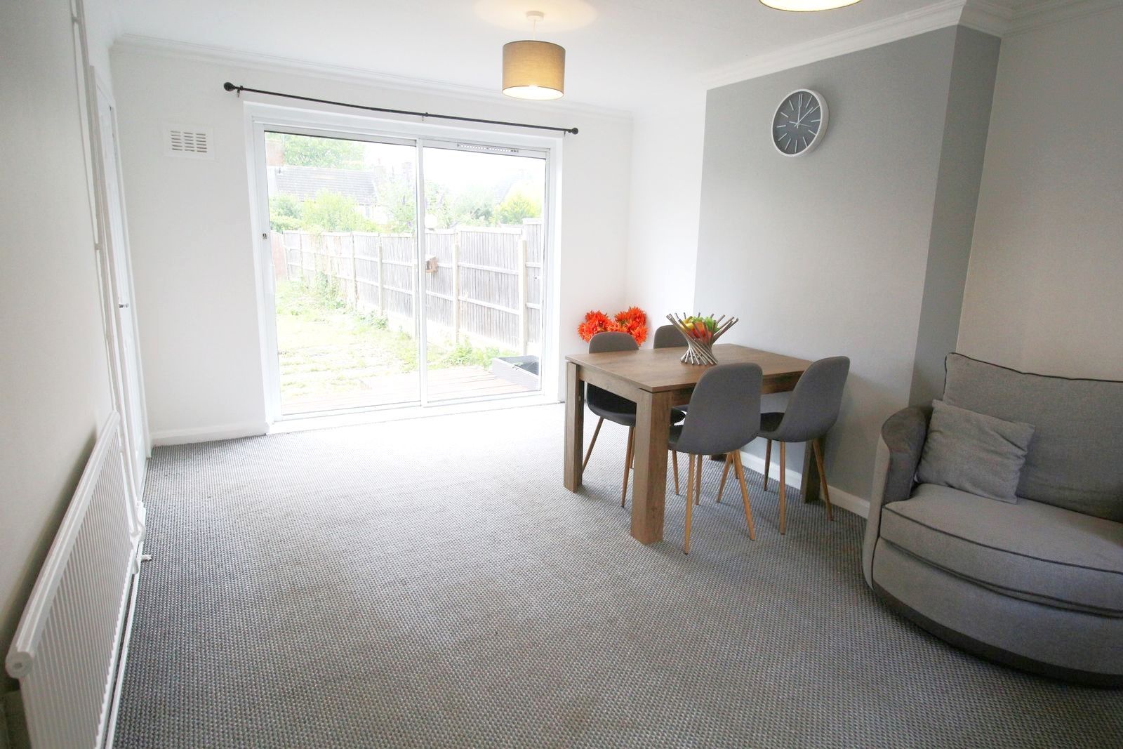Flat Hewson Road in Lincoln