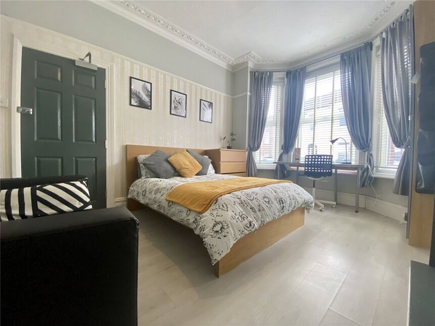 Flat Tennyson Road in Southampton