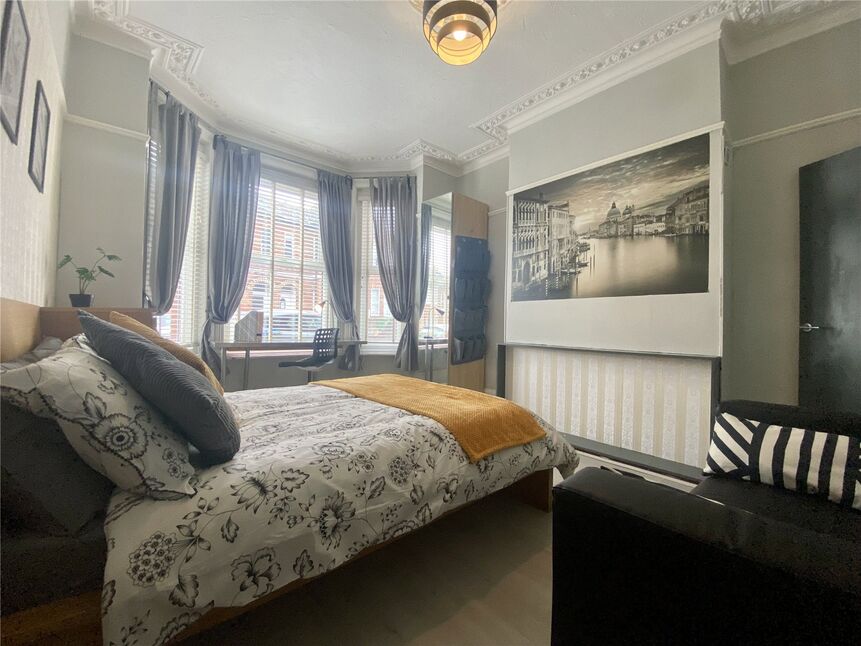 Flat Tennyson Road in Southampton