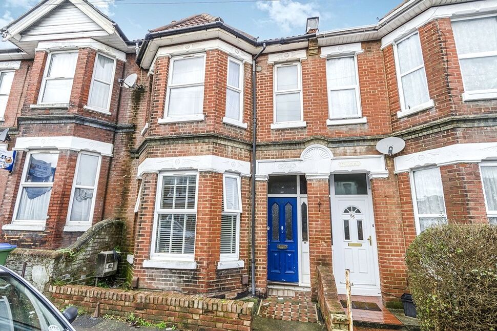 Flat Tennyson Road in Southampton
