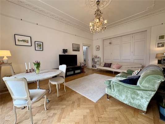 Flat Oakfield Road in Bristol