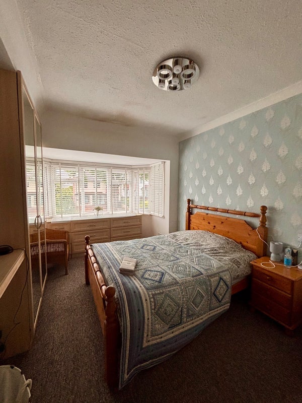 Room Tixall Road in Birmingham