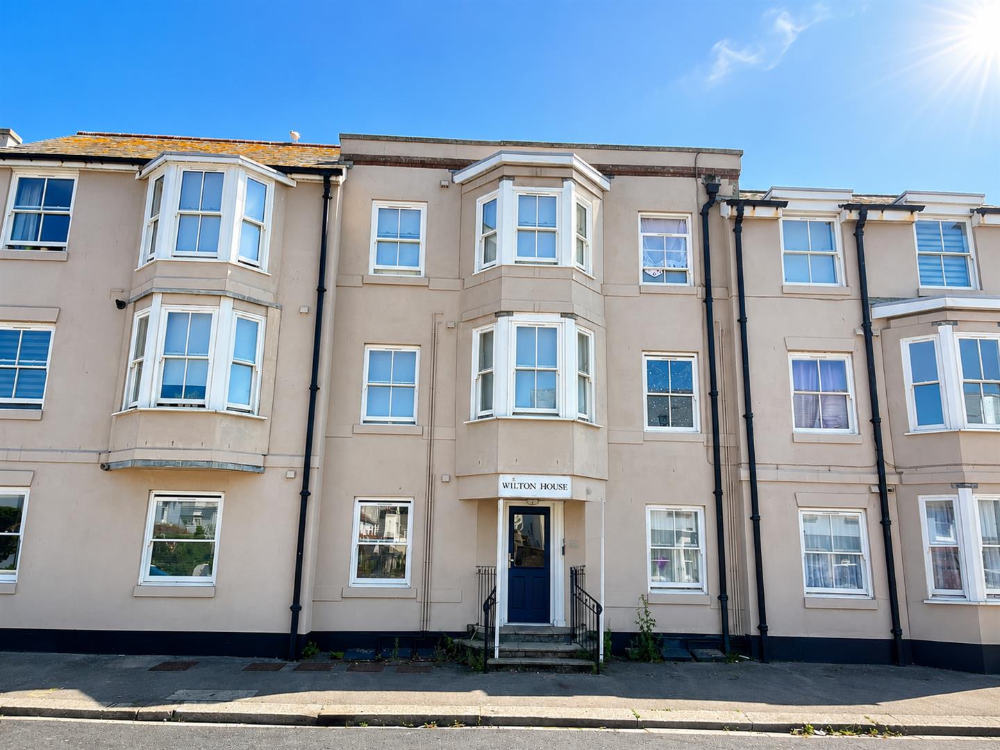 Flat West Street in Arun