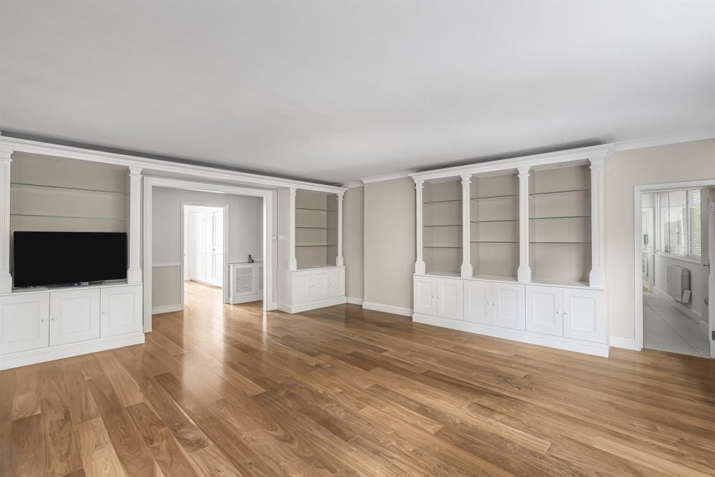Flat Lower Sloane Street in Greater London