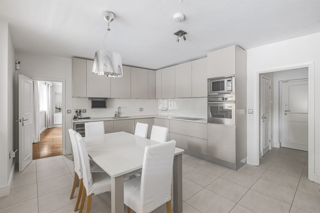 Flat Lower Sloane Street in Greater London
