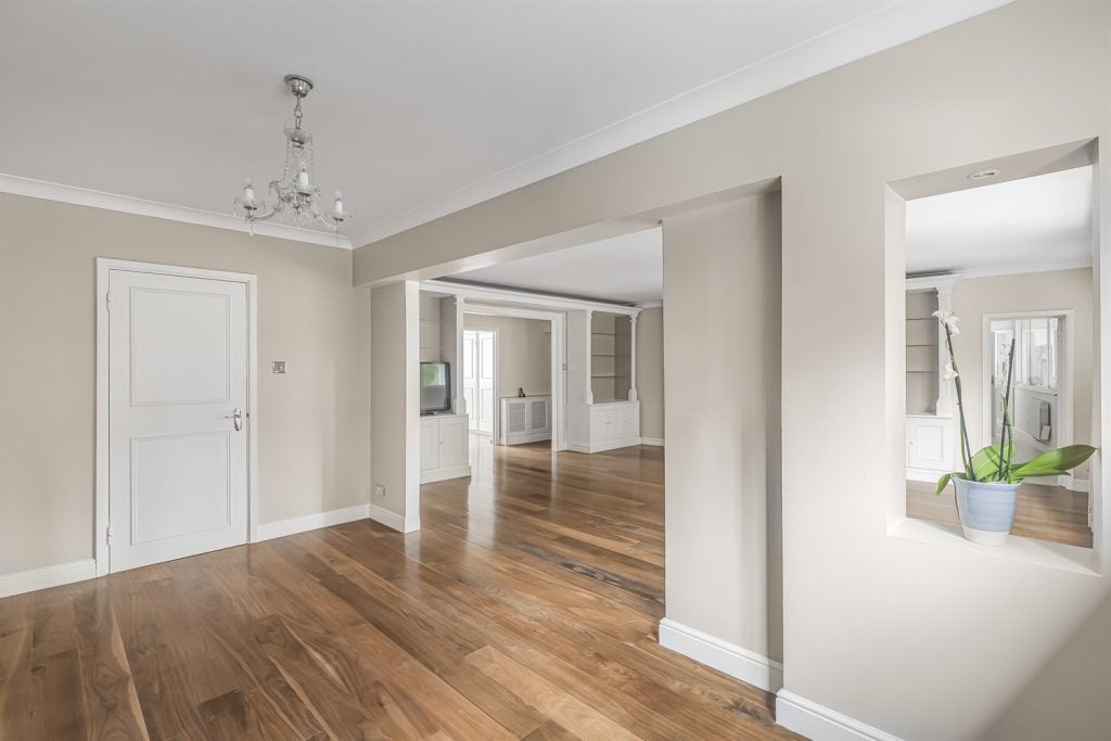 Flat Lower Sloane Street in Greater London