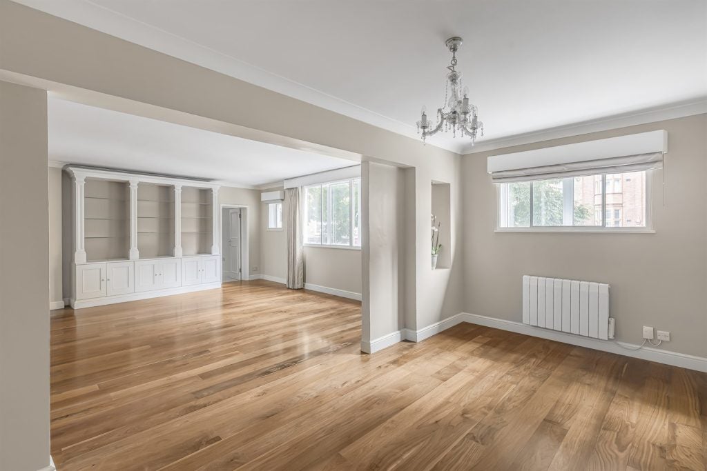 Flat Lower Sloane Street in Greater London