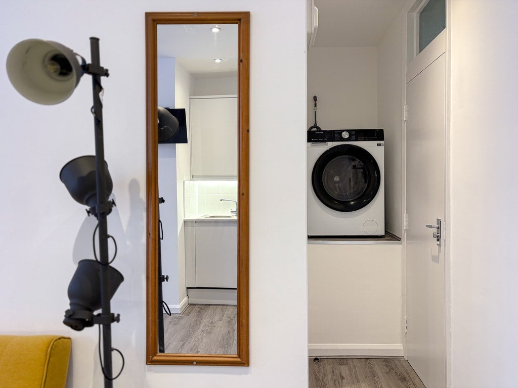 Flat Chichele Road in Greater London