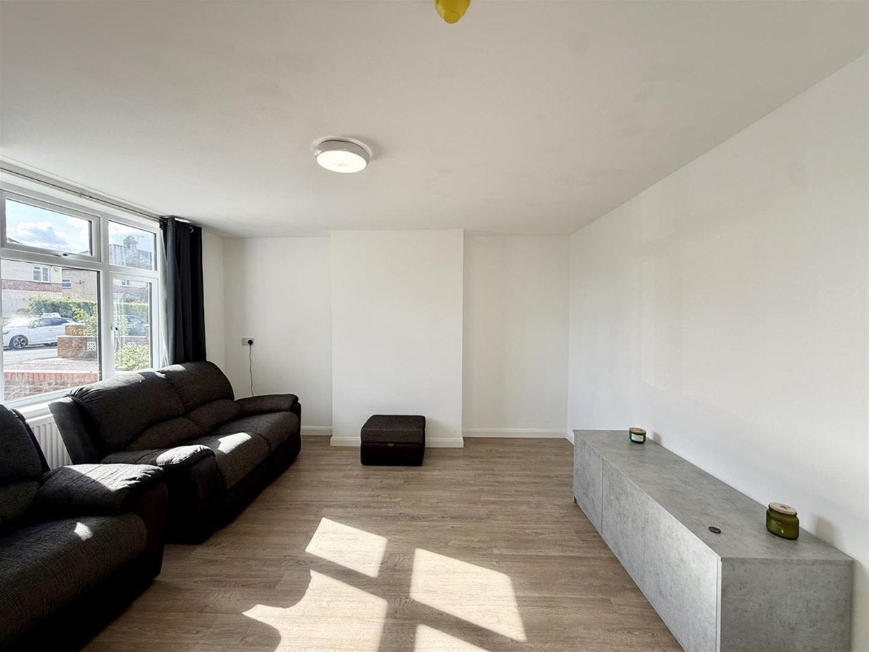 House Blumfield Crescent in Slough