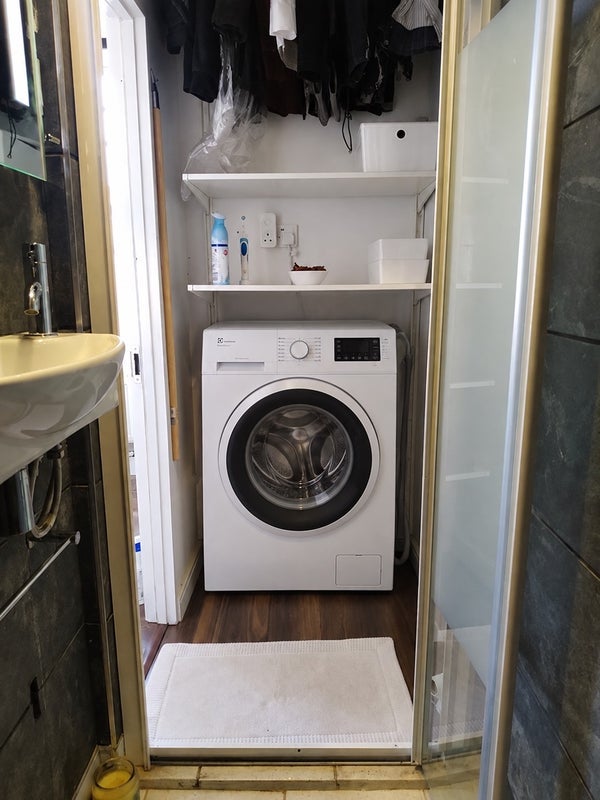 Flat Radley Road in Greater London
