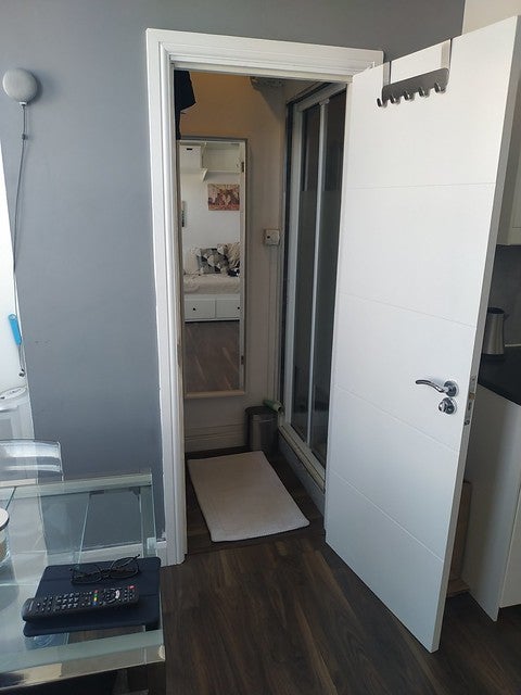 Flat Radley Road in Greater London