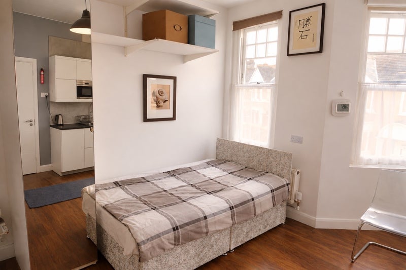 Flat Radley Road in Greater London