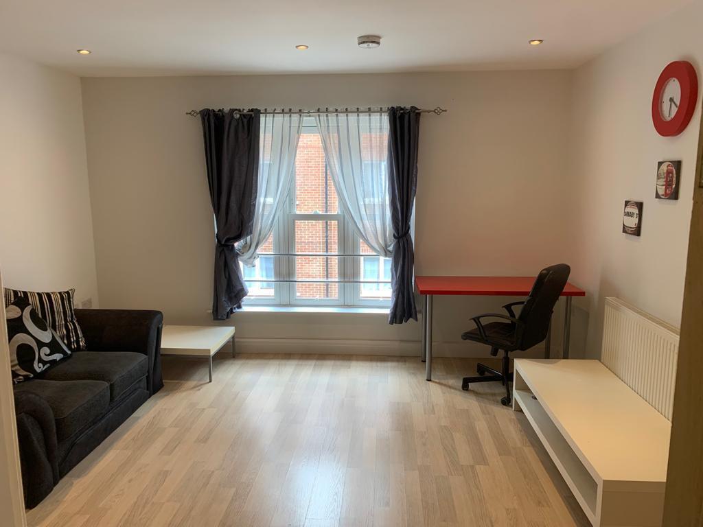 Flat Kimpton Road in Luton