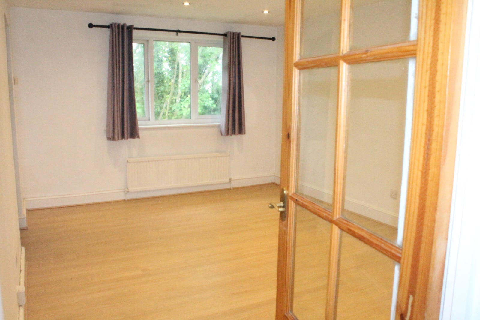 Flat Isabella Close in London
