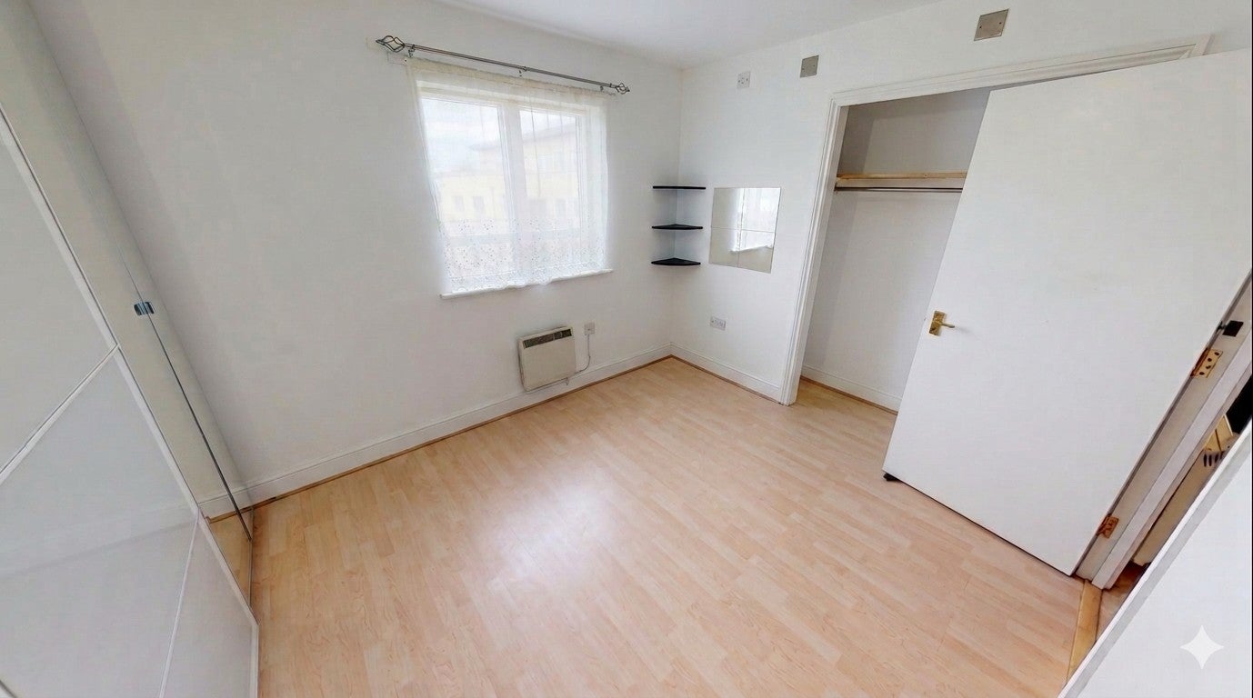 Flat Sovereign Place in Greater London