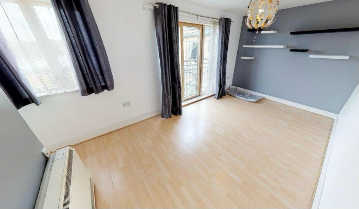 Flat Sovereign Place in Greater London