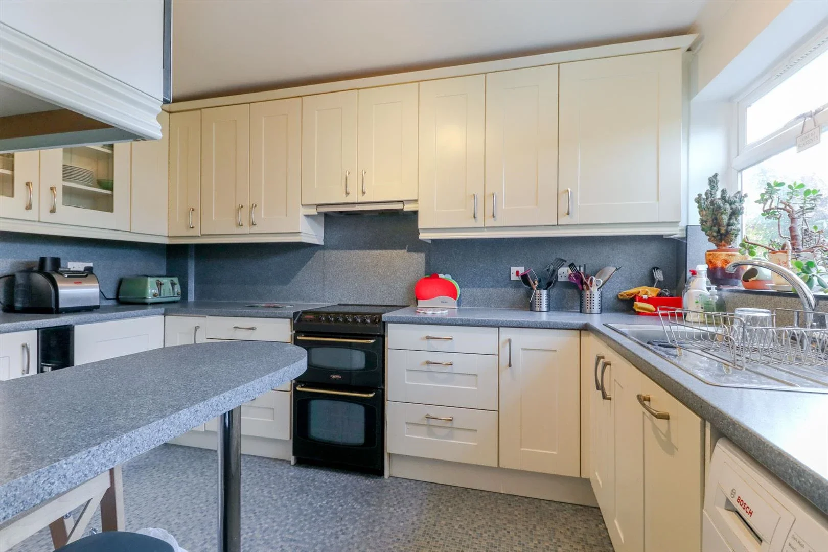 House The Ridgeway in Greater London