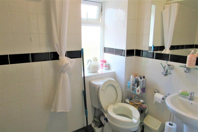 Room Shevington Gardens in Manchester
